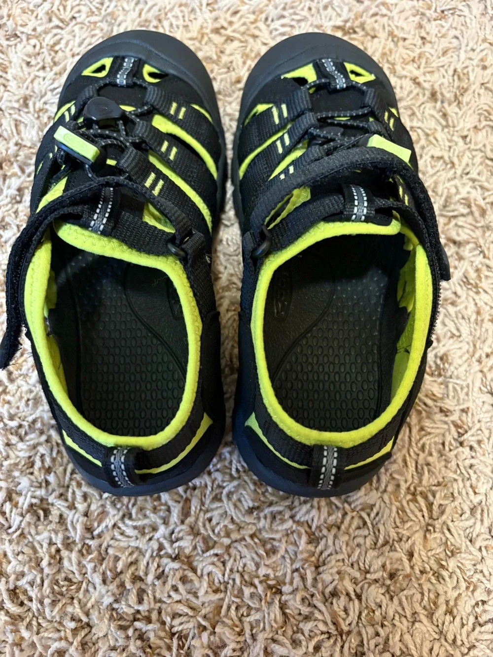 KEEN Big Kids' Newport H2 Boys size 3 NWOT!!